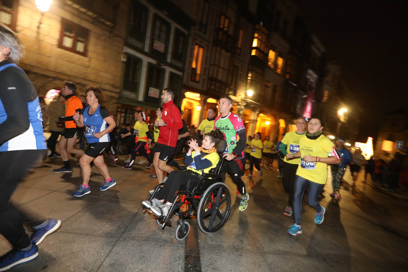 Manu Guerreiro y Herrero se han impuesto en la San Silvestre de Avilés, que este año ha reunido a cerca de 2.800 corredores.