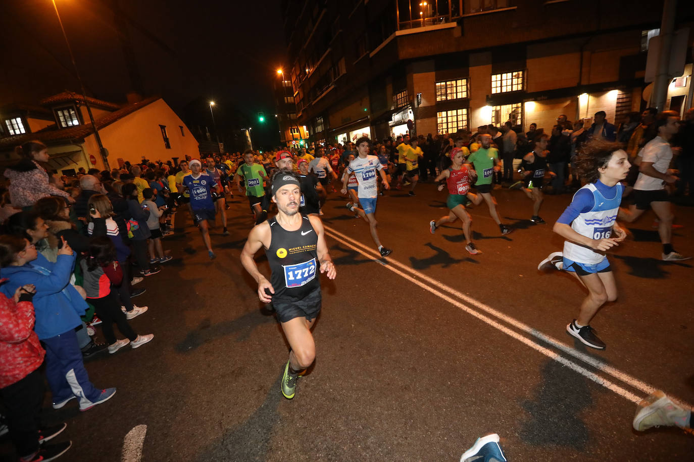 Manu Guerreiro y Herrero se han impuesto en la San Silvestre de Avilés, que este año ha reunido a cerca de 2.800 corredores.