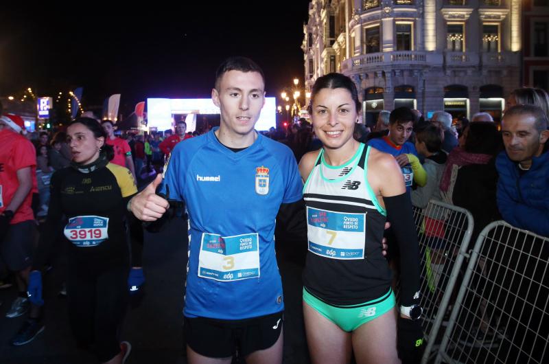 Más de 6.300 corredores han participado en la San Silvestre de Oviedo, en la que se han impuesto Alejandro Onís y Paula González.