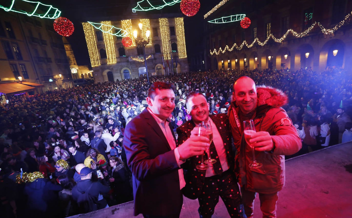 La salud y el ascenso del Sporting los deseos más repetidos 