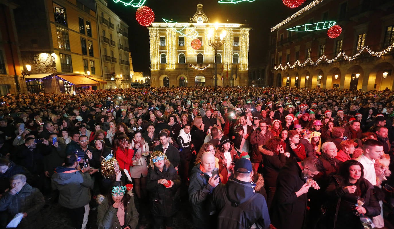 La salud y el ascenso del Sporting los deseos más repetidos 