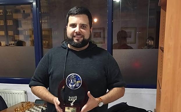 Alberto Cuevas, campeón del Torneo del Ensidesa. 