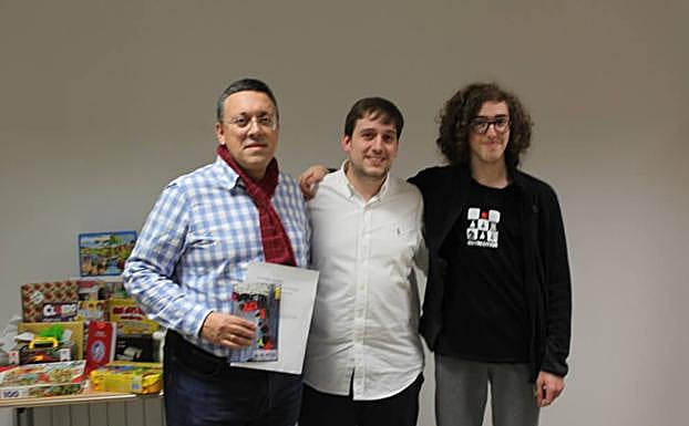 Miguel Marino, Sergio Guerrero y Artái Bringas, podio del torneo Cruz Roja