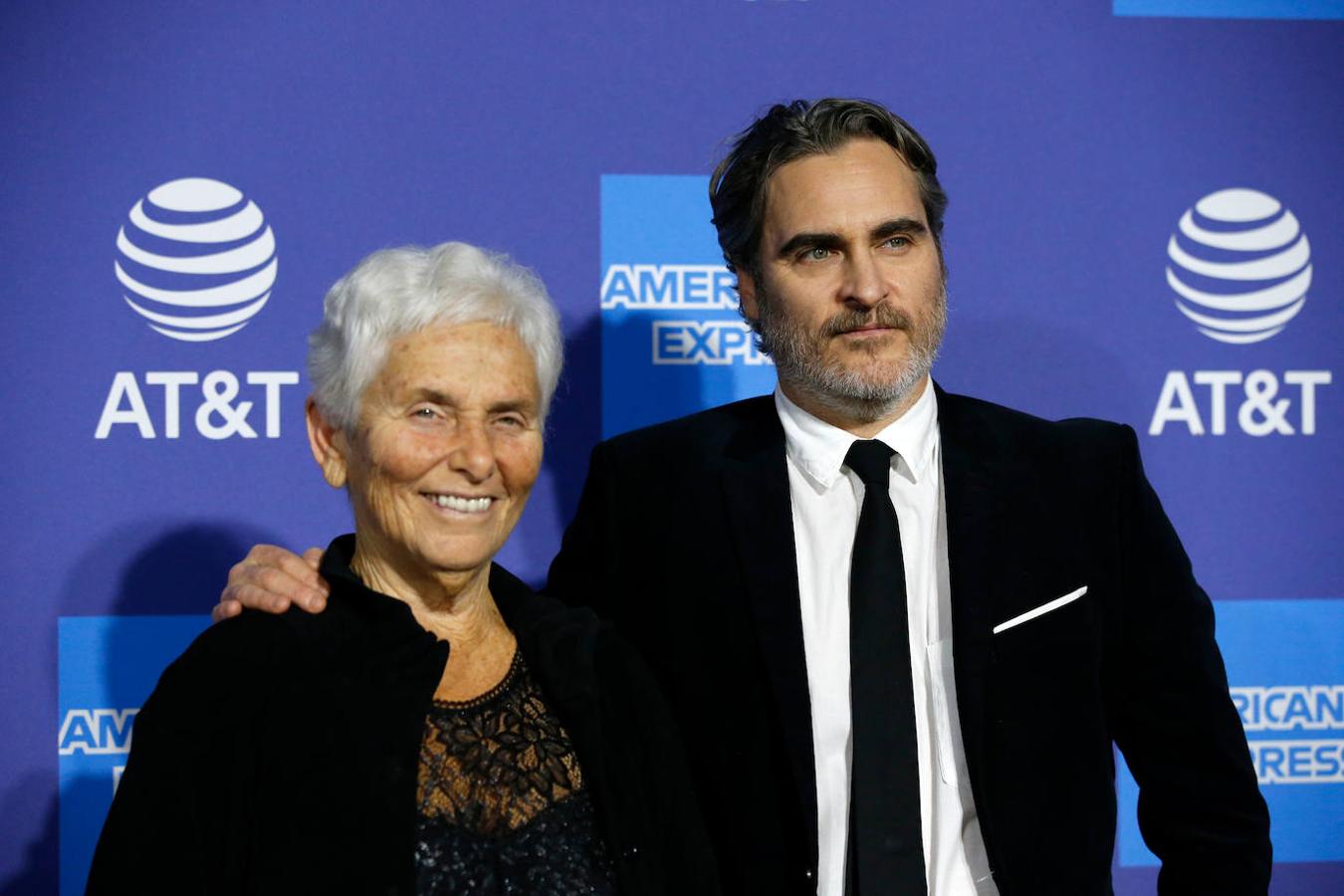 El actor Joaquin Phoenix y su madre, Arlyn Sharon Phoenix.