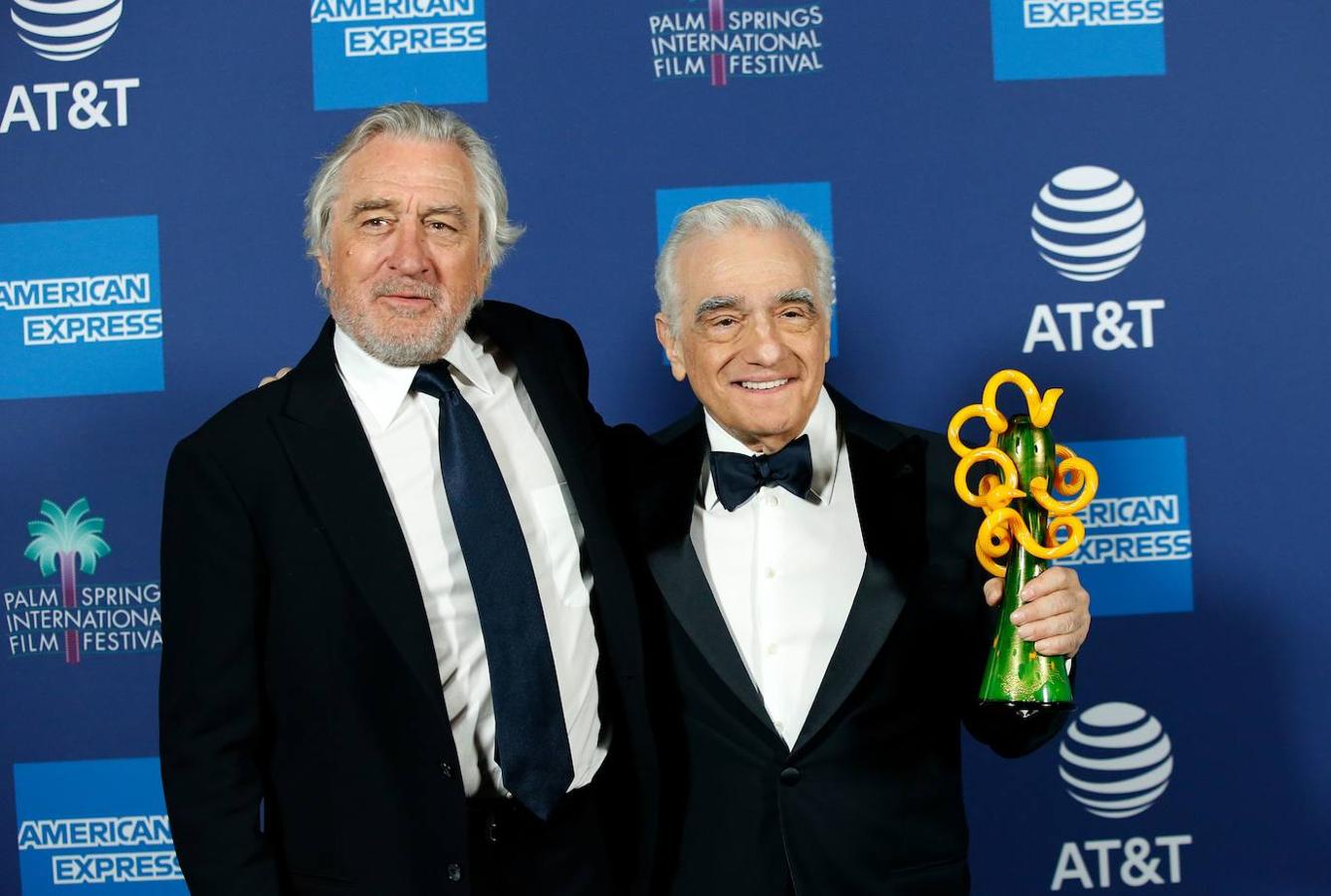 El director Martin Scorsese (d) posa con el actor Robert De Niro.