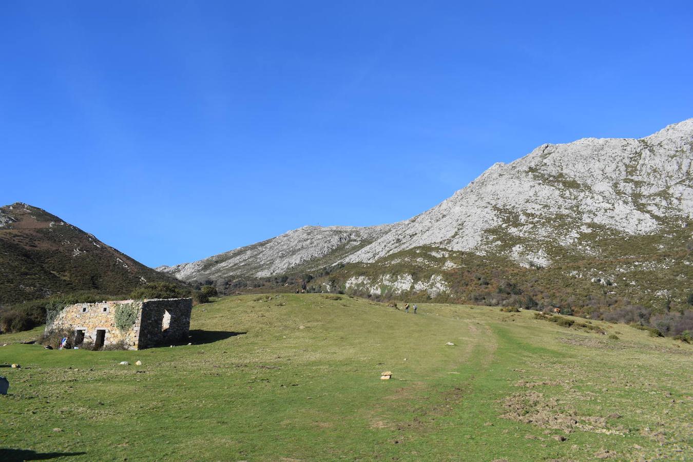 Fotos: La costa y los Picos de Europa a pie de cumbre