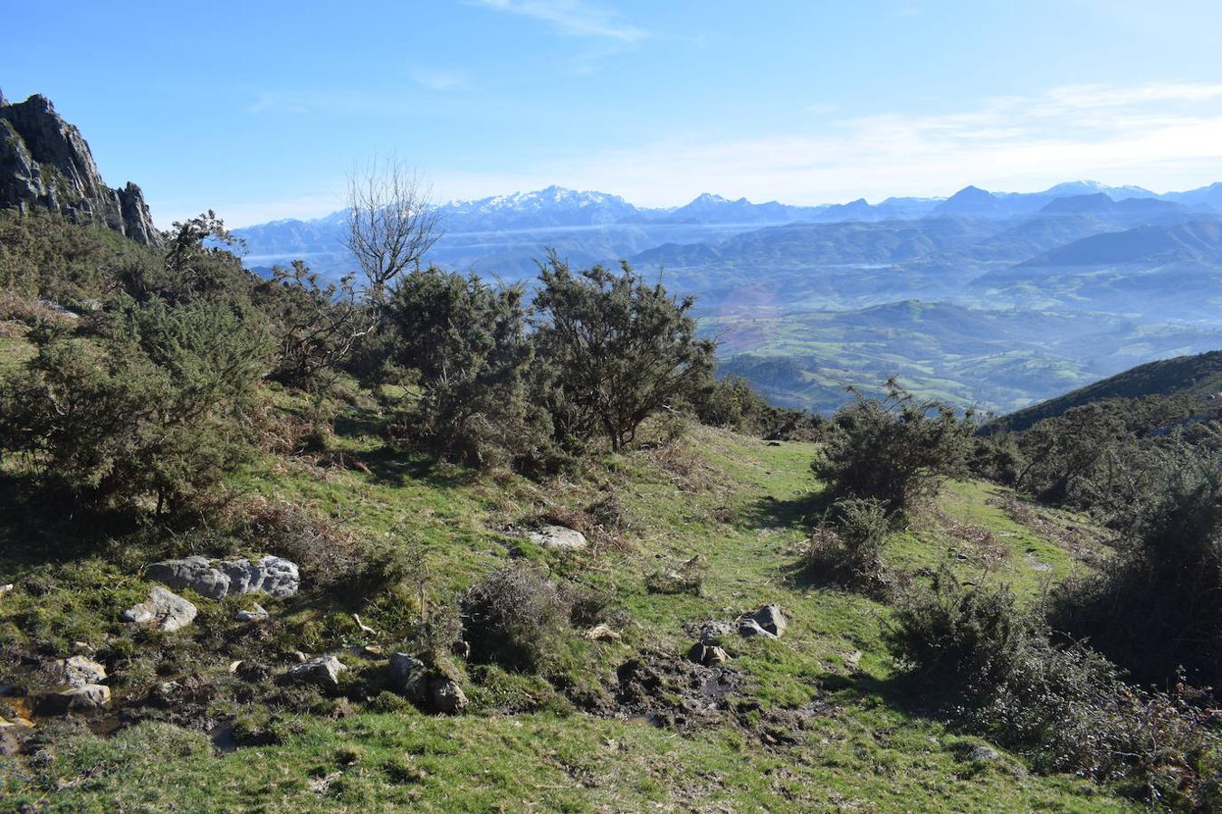 Fotos: La costa y los Picos de Europa a pie de cumbre