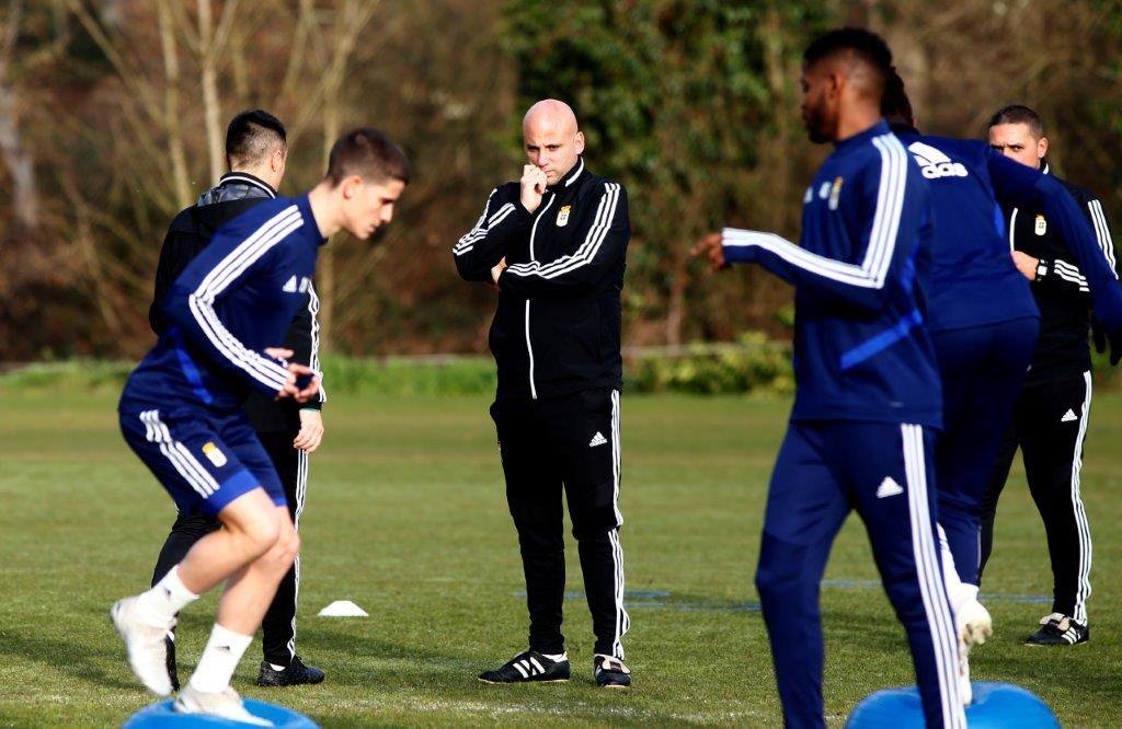 Javi Rozada facilitará mañana, tras una última activación en el Tartiere, la convocatoria definitiva que se concentrará hasta el inicio del partido ante el Málaga