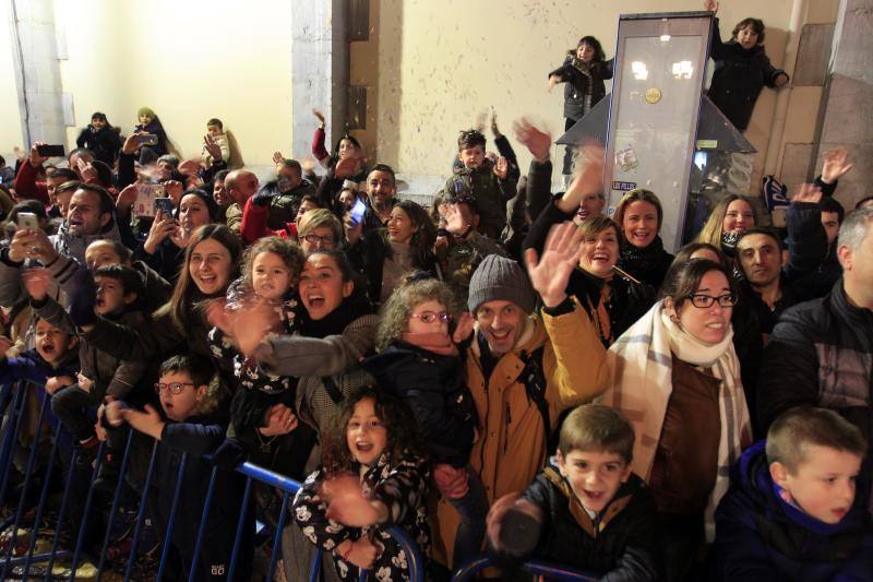 Fotos: Toneladas de ilusión en el desfile de Oviedo