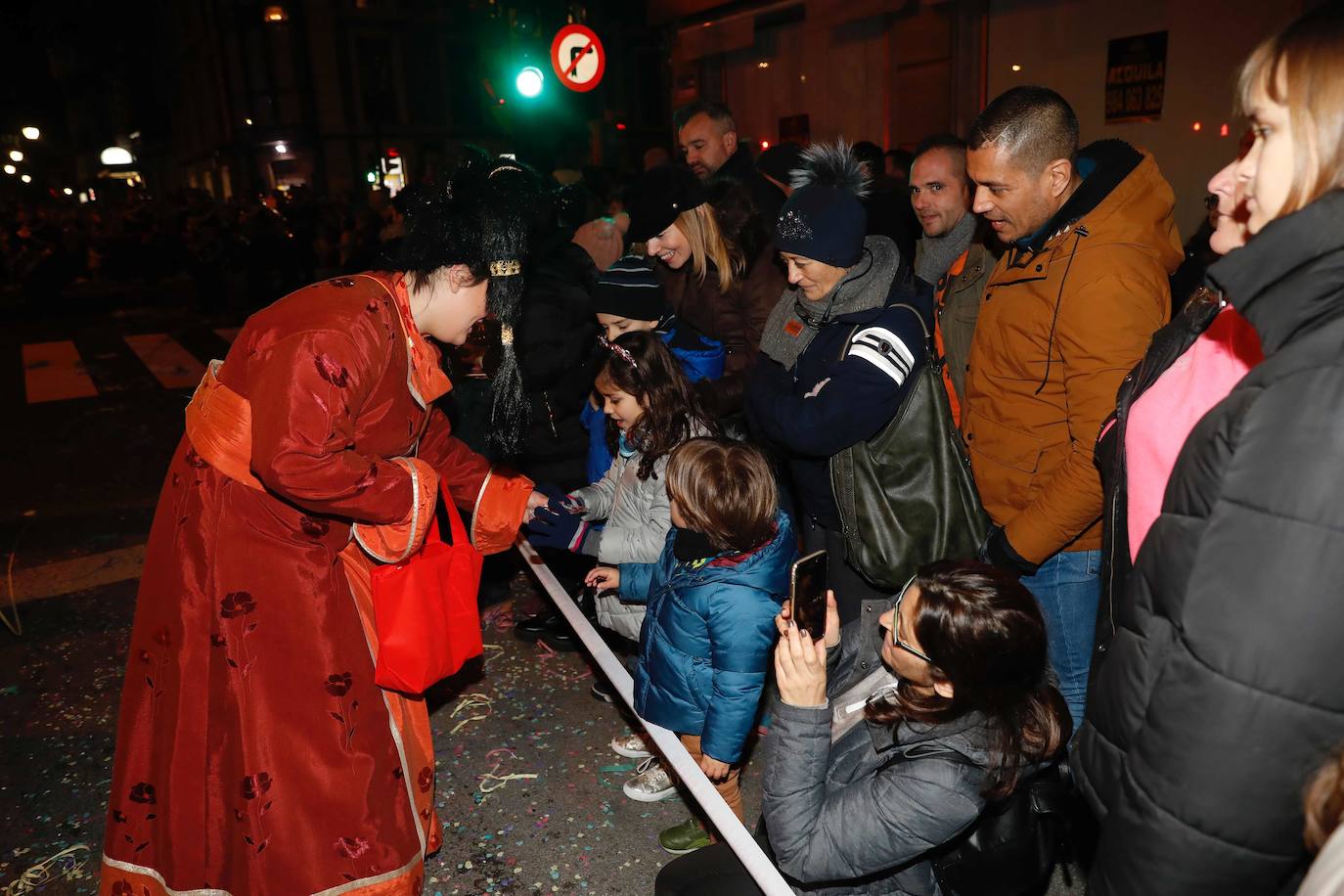 Fotos: ¿Estuviste en la cabalgata de Reyes de Gijón? ¡Búscate! (2)