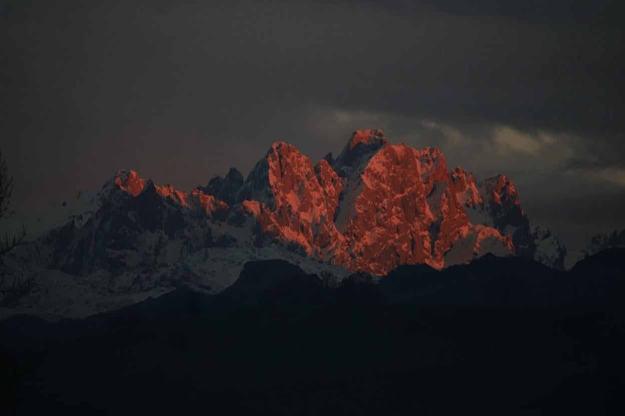 Cumbres seminevadas del Parque Nacional de los Picos de Europa este pasado mes de diciembre. 