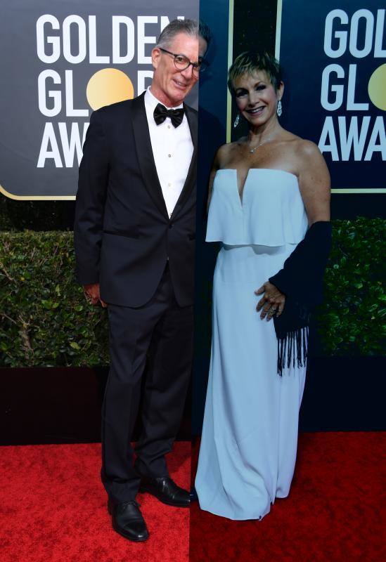 Los españoles Antonio Banderas, Pedro Almodóvar y Ana de Armas, entre los presentes en la ceremonia de los Globos de Oro. 