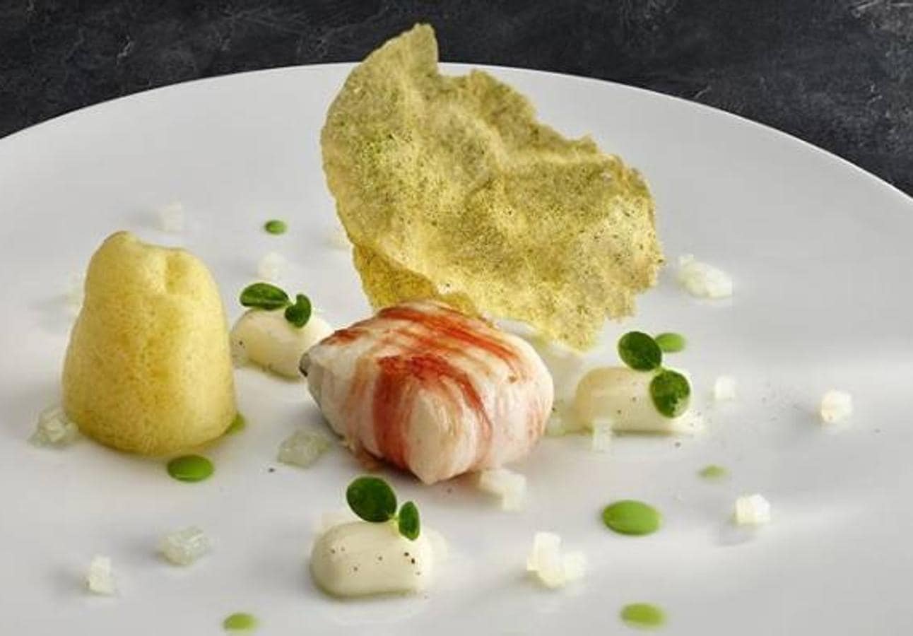 Taco de merluza a la brasa, uno de los platos más icónicos de Martín Berasategui, Caldereta de Don Calixto 2016