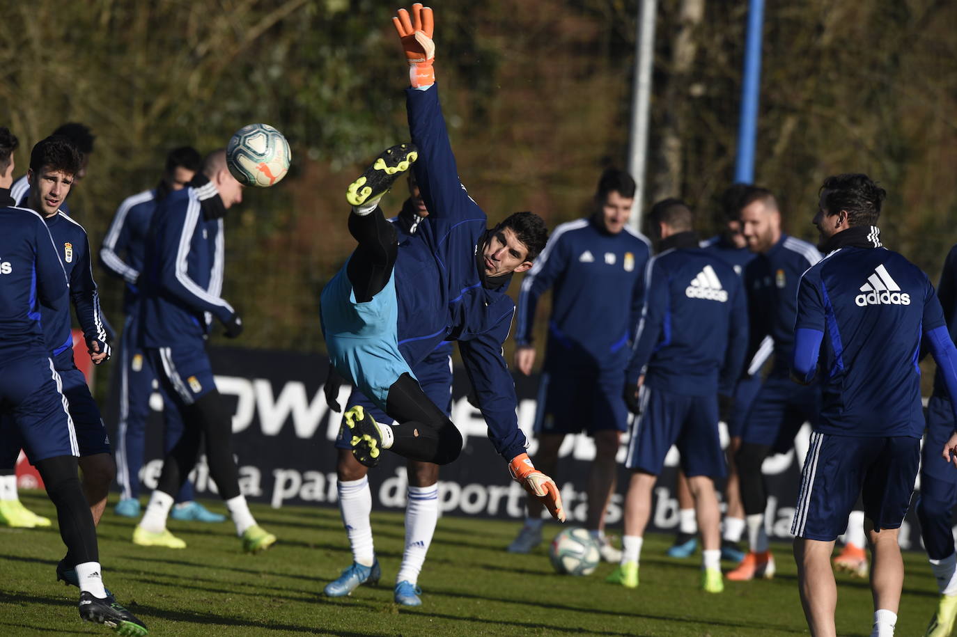 La incorporación del capitán Saúl Berjón ha sido la novedad de la sesión después de su ausencia durante cinco semanas por una operación de rodilla.