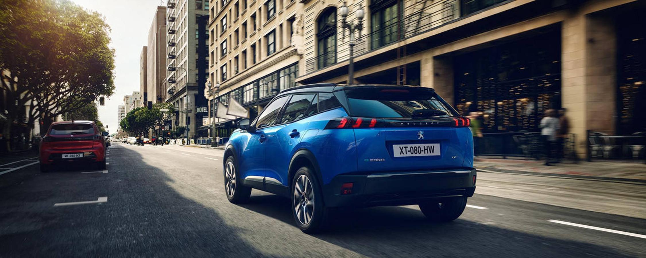 Peugeot e-208: Este nuevo miembro de la oleada de turismos 100% eléctricos se halla a la venta desde finales del 2019 y es un eléctrico que nos ofrece recorrer hasta 340 Km con una batería de 50 kWh. Su precio de salida ronda los 32.550 euros.