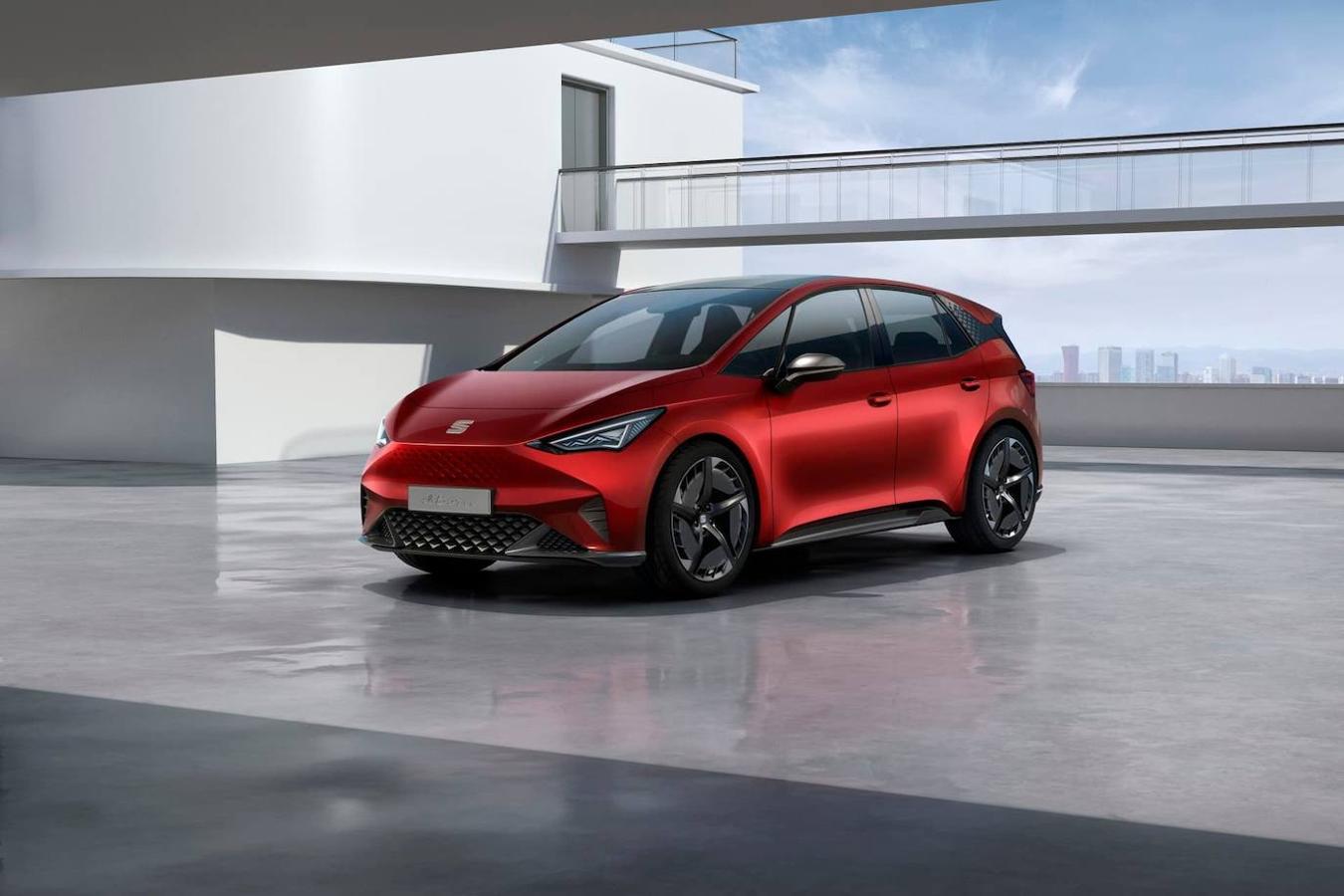 Seat El-Born: Este SUV 100% eléctrico aprovecha la plataforma MEB del Grupo Volkswagen concebida para coches eléctricos. Cuenta con un motor eléctrico de 150 kW, una aceleración de 0 a 100 km/h en 7,5 segundos y una autonomía de 420 Km. Su precio ronda los 36.000 euros.