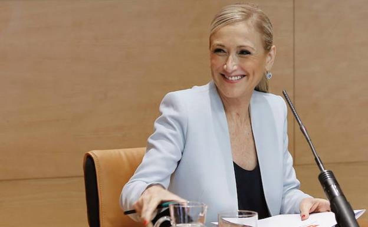 Cristina Cifuentes, entre las candidatas a acudir a la isla.