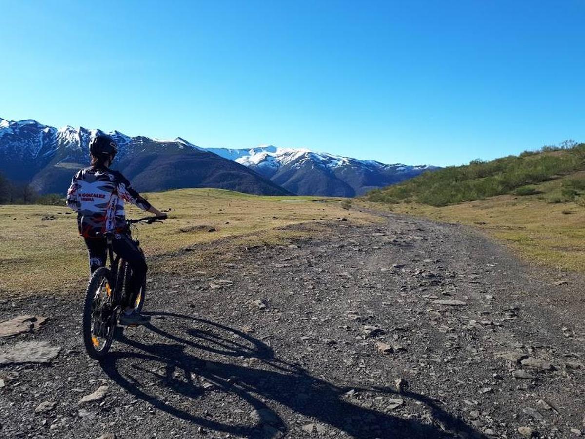 Fotos: El paisaje restaurado de Coto Bello a golpe de pedal