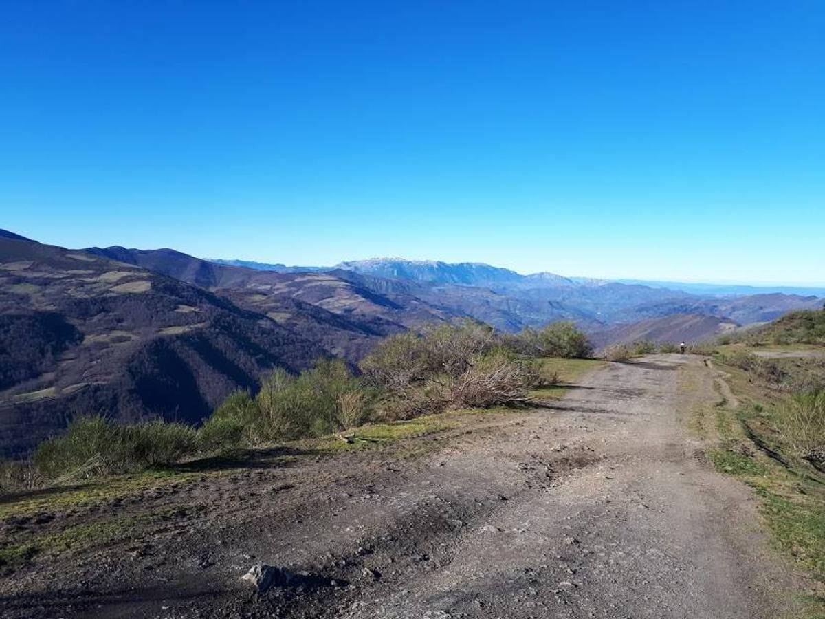 Fotos: El paisaje restaurado de Coto Bello a golpe de pedal