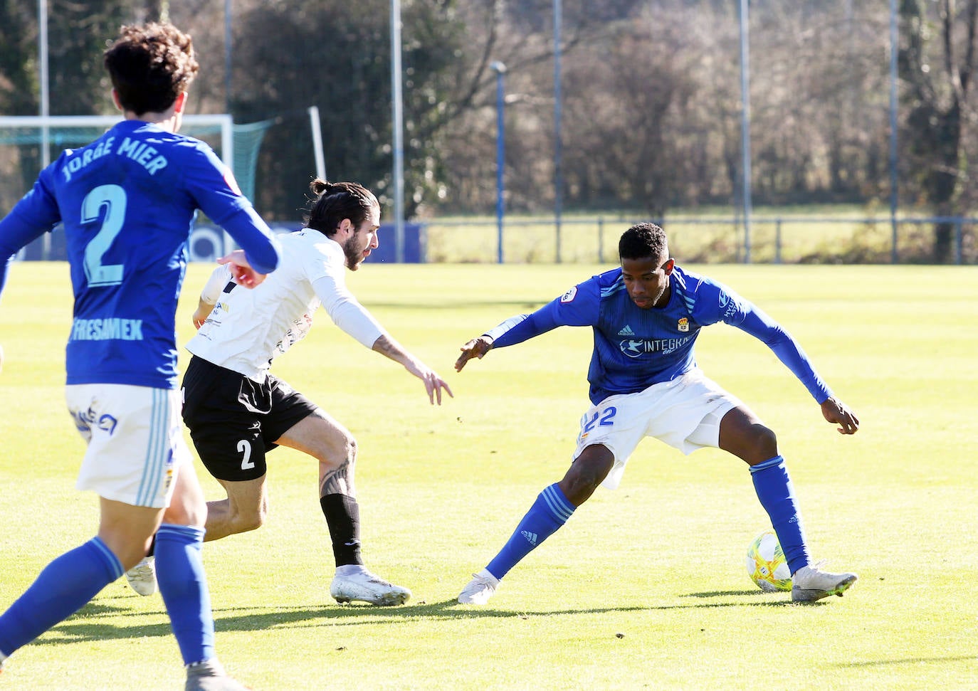 El conjunto azul mostró una de sus versiones más erráticas y cayó con claridad en El Requexón. 