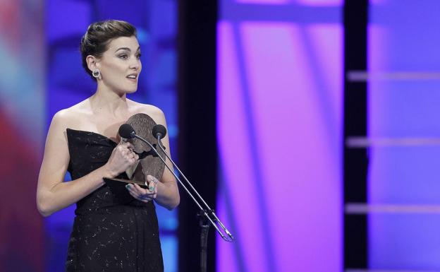 La actriz Marta Nieto recibe el galardón a la Mejor Interpretación Femenina por 'Madre'. 