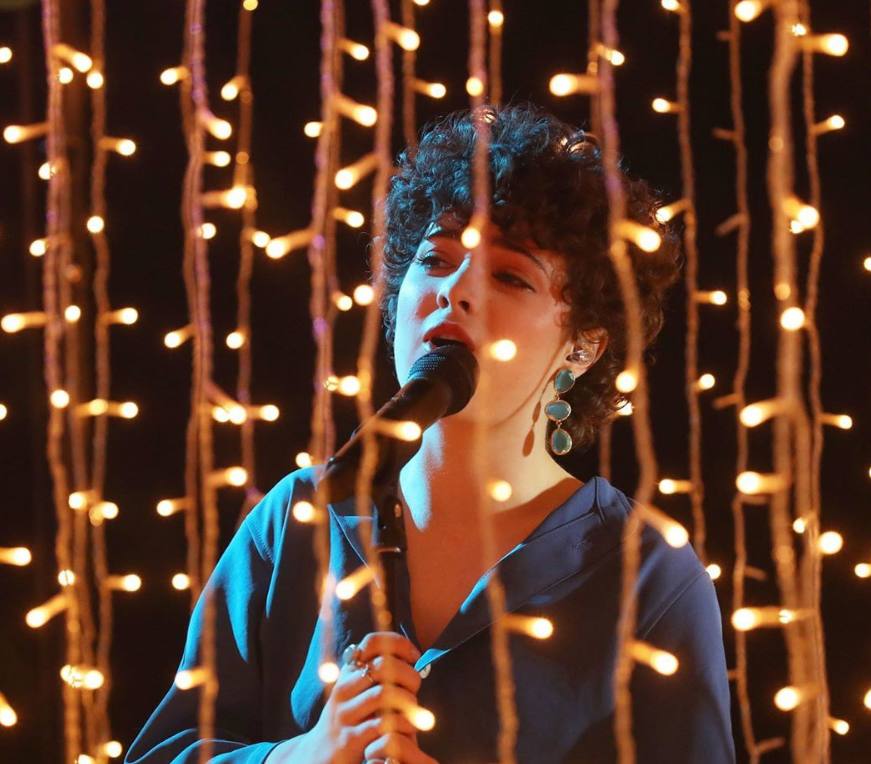 Anne es la concursante más joven de OT 2020. Natural de Pamplona, cuenta con estudios de violín, chelo, canto y ballet. También toca el ukelele y ha formado parte de dos coros.