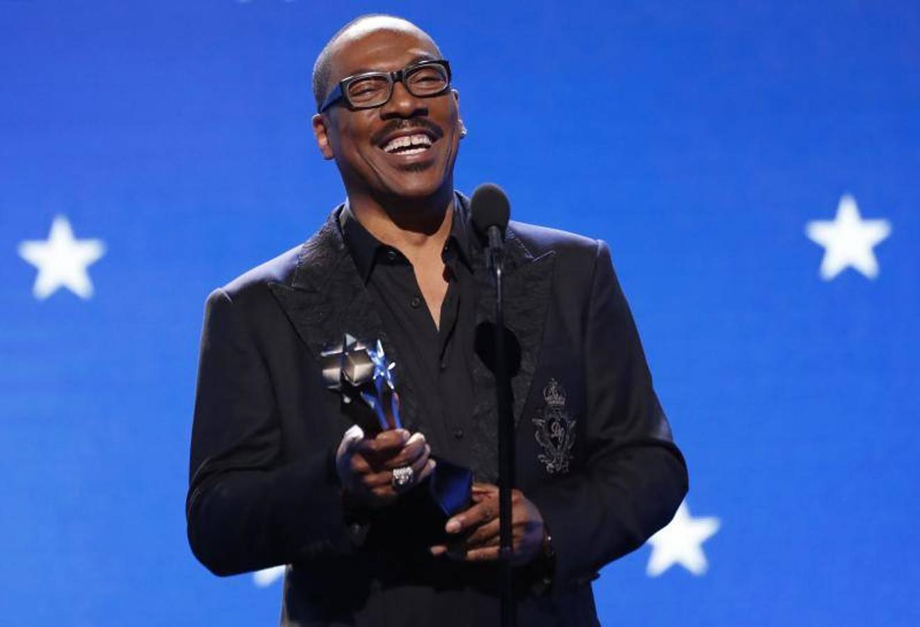 Eddie Murphy fue ovacionado al recibir un galardón por su carrera.