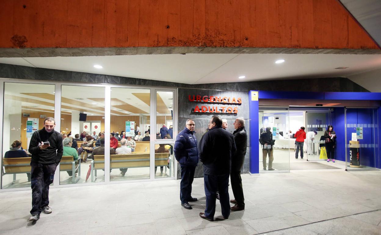 Entrada del servicio de Urgencias del HUCA. 