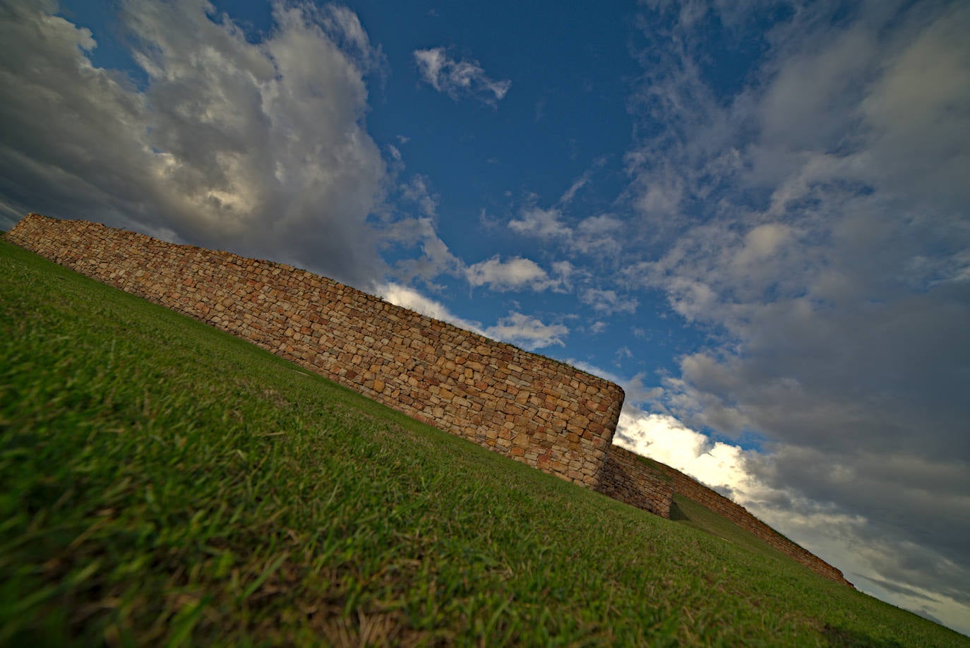 Imágenes reunidas en el concurso Arqueofoto realizado por los museos arqueológicos de Gijón con la colaboración de EL COMERCIO para difundir el patrimonio de la ciudad.