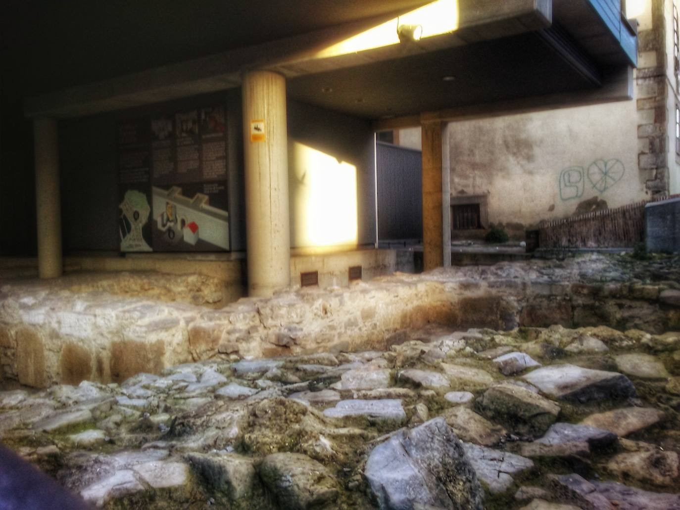 Imágenes reunidas en el concurso Arqueofoto realizado por los museos arqueológicos de Gijón con la colaboración de EL COMERCIO para difundir el patrimonio de la ciudad.