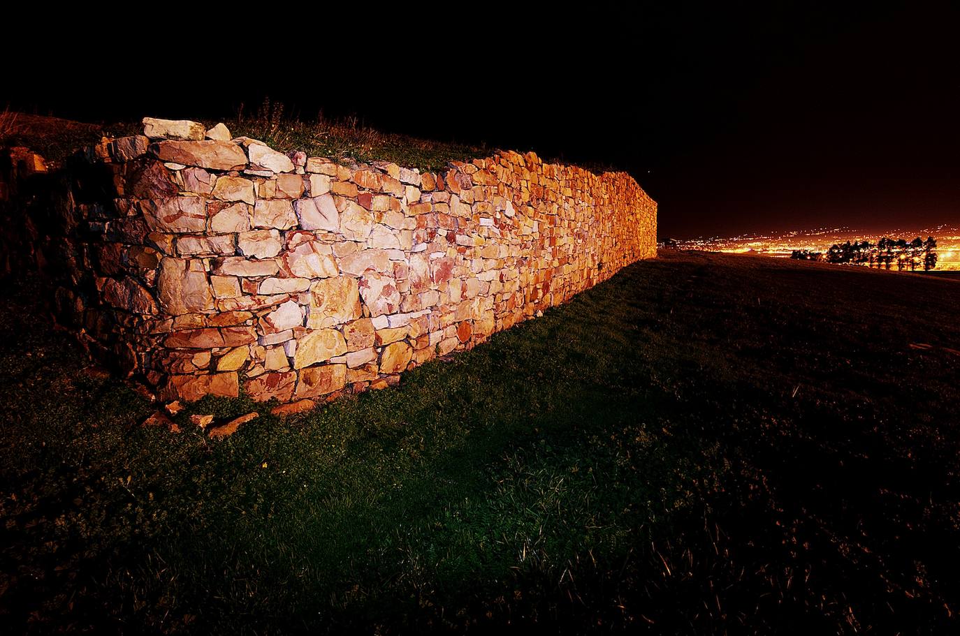 Imágenes reunidas en el concurso Arqueofoto realizado por los museos arqueológicos de Gijón con la colaboración de EL COMERCIO para difundir el patrimonio de la ciudad.