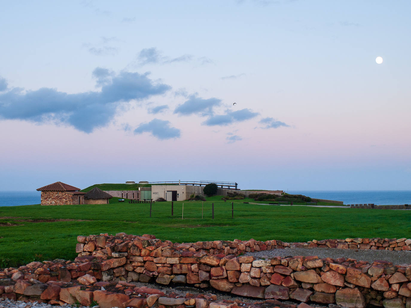 Imágenes reunidas en el concurso Arqueofoto realizado por los museos arqueológicos de Gijón con la colaboración de EL COMERCIO para difundir el patrimonio de la ciudad.