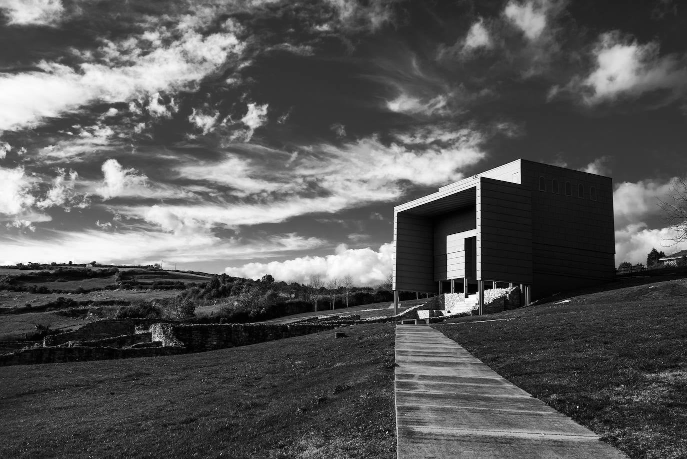 Imágenes reunidas en el concurso Arqueofoto realizado por los museos arqueológicos de Gijón con la colaboración de EL COMERCIO para difundir el patrimonio de la ciudad.