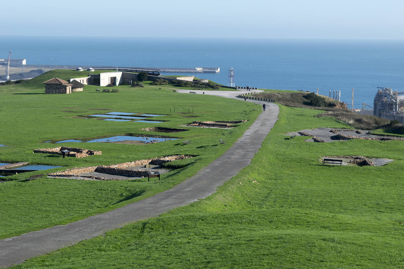 Imágenes reunidas en el concurso Arqueofoto realizado por los museos arqueológicos de Gijón con la colaboración de EL COMERCIO para difundir el patrimonio de la ciudad.
