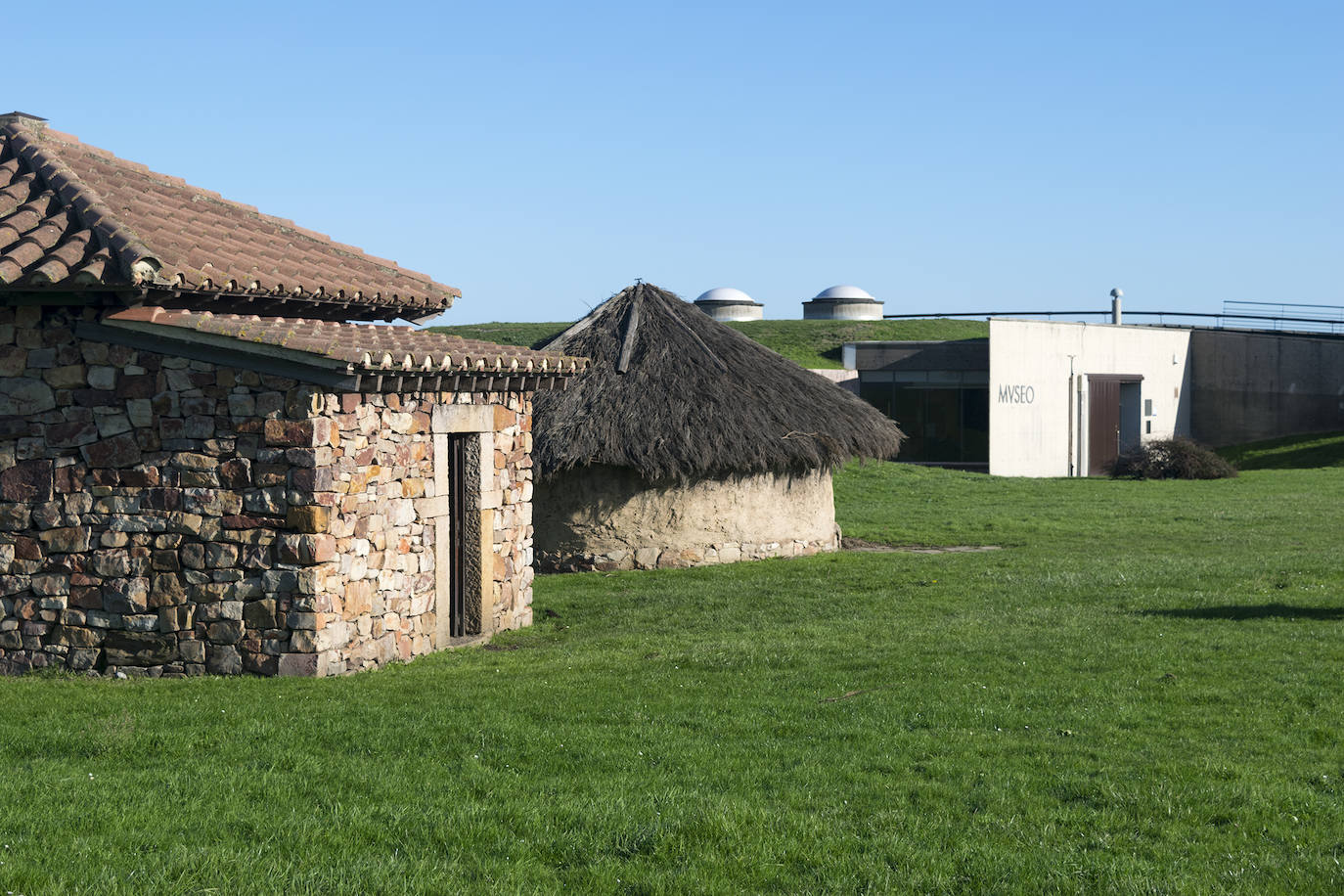 Imágenes reunidas en el concurso Arqueofoto realizado por los museos arqueológicos de Gijón con la colaboración de EL COMERCIO para difundir el patrimonio de la ciudad.