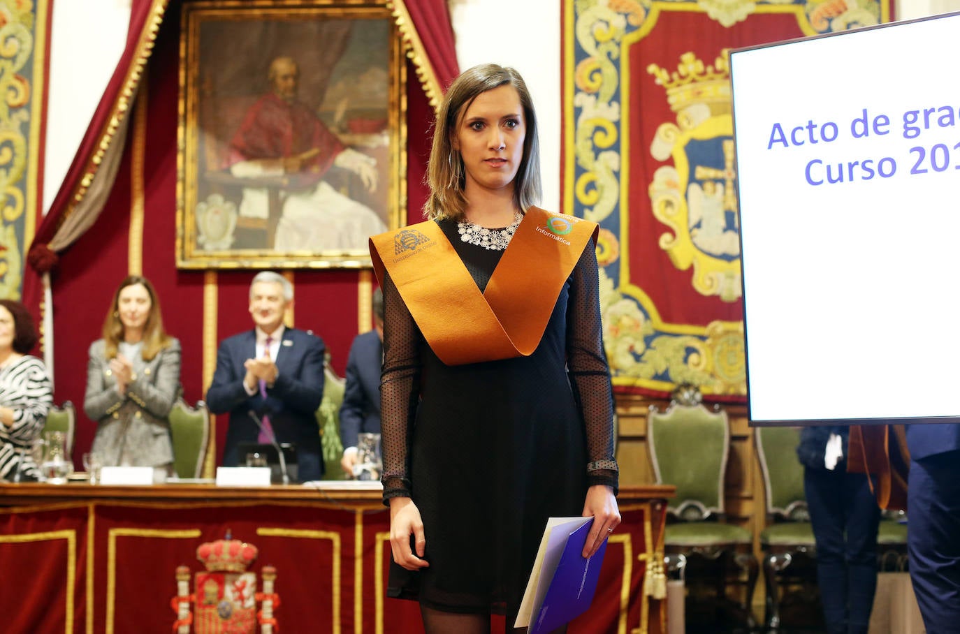 El rector de la Universidad de Oviedo, Santiago García Granda, presidió el acto académico en el Paraninfo del Edificio Histórico