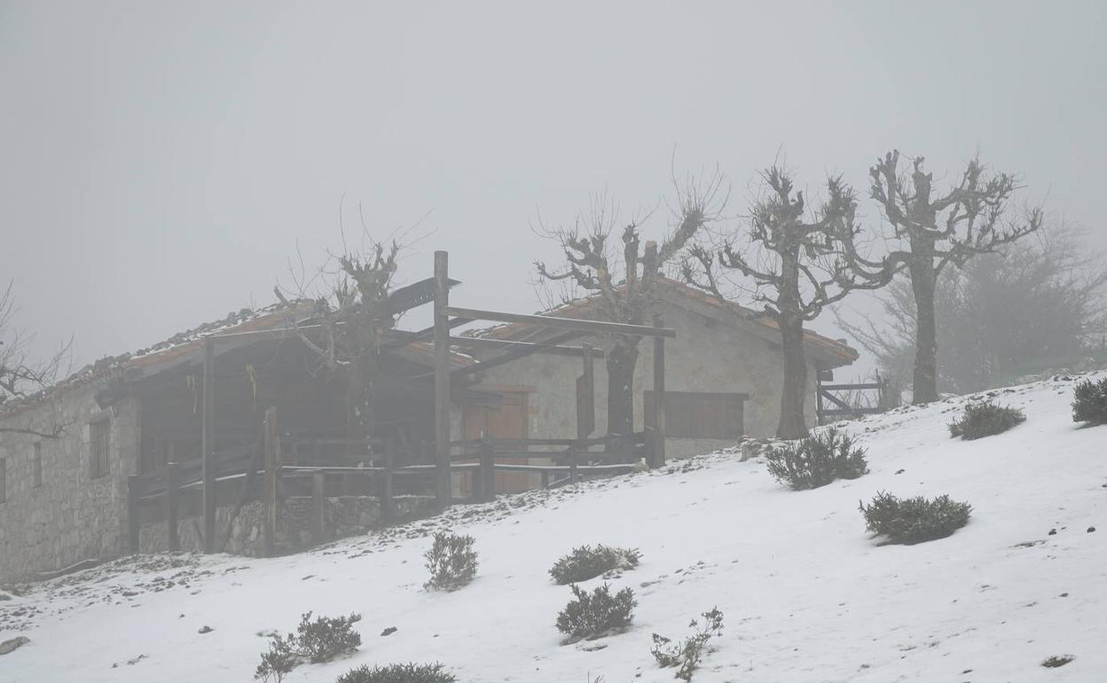 Asturias estará en aviso naranja por nieve este lunes