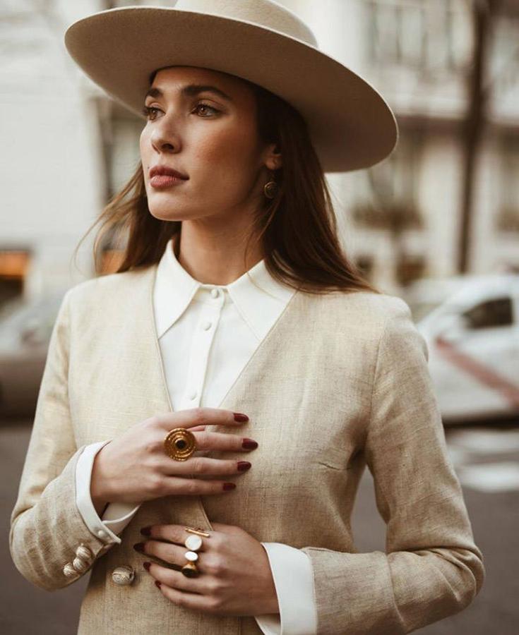 Imágenes: 16 looks con camisa blanca que nunca pasarán de moda