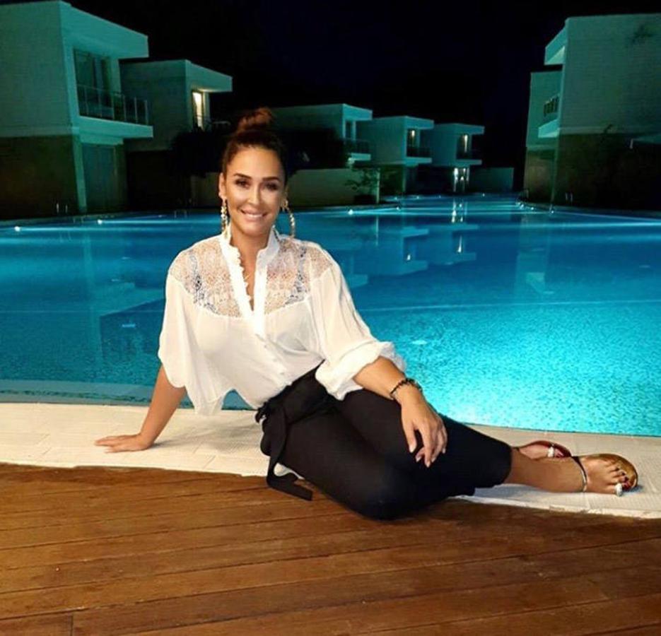 Imágenes: 16 looks con camisa blanca que nunca pasarán de moda