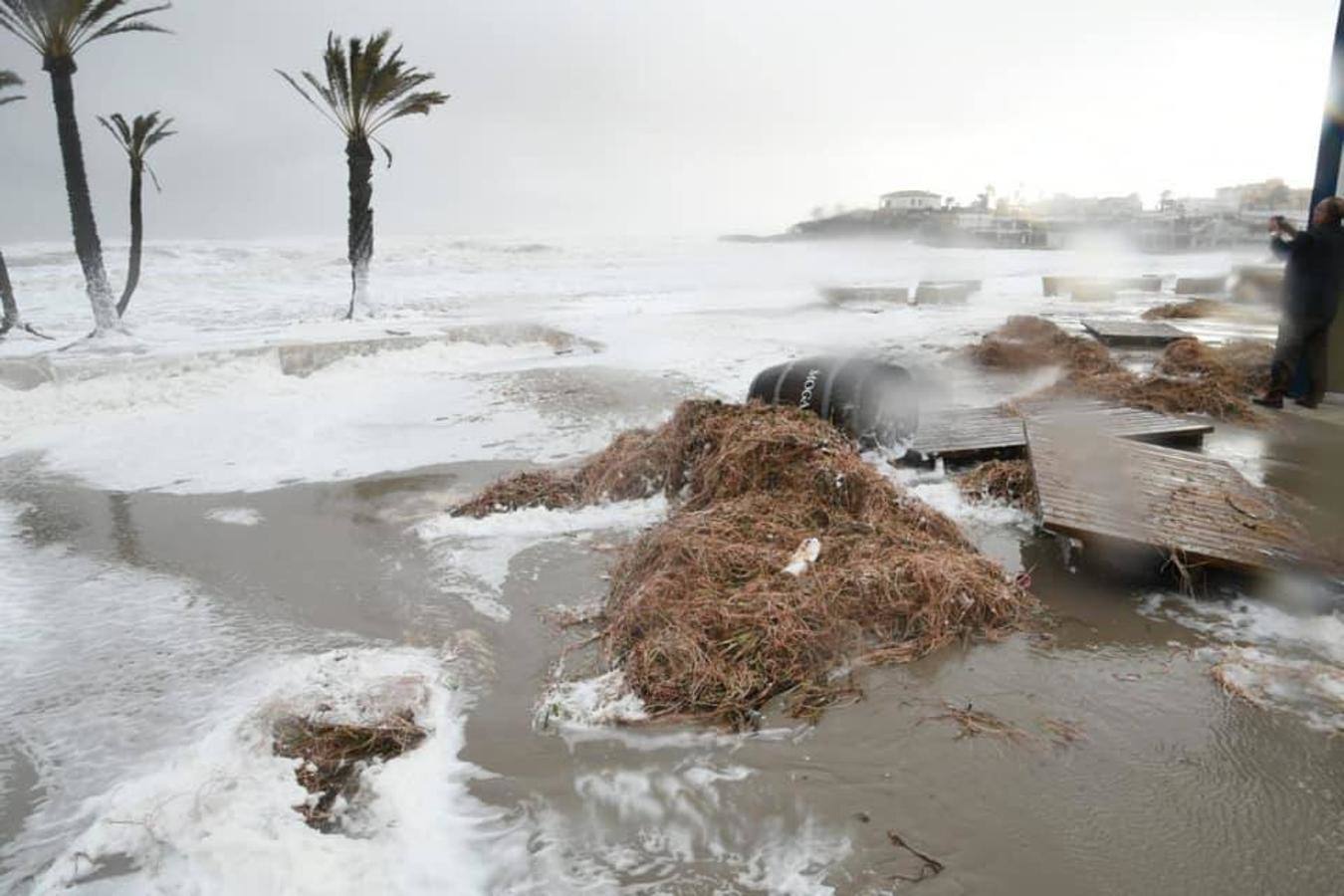 El mediterráneo sufre el envite de 'Gloria', la borrasca que ha marcado récords con olas de más de 10 metros.