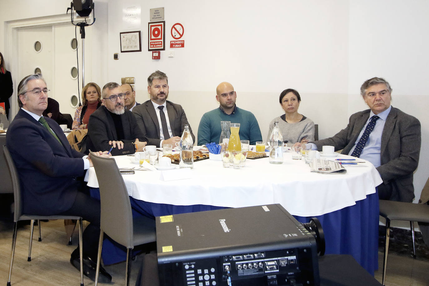El Fórum de EL COMERCIO ha reunido a los concejales de Gijón, Oviedo y Avilés, Aurelio Martín, Ignacio Cuesta y Pelayo García, quienes han aportado las diferentes visiones asturianas sobre 'El futuro de la movilidad en las ciudades asturianas'. 