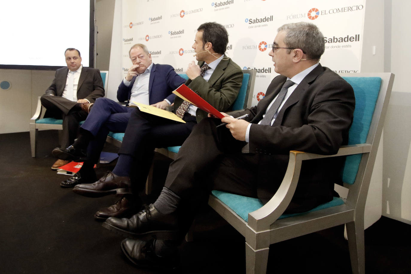 El Fórum de EL COMERCIO ha reunido a los concejales de Gijón, Oviedo y Avilés, Aurelio Martín, Ignacio Cuesta y Pelayo García, quienes han aportado las diferentes visiones asturianas sobre 'El futuro de la movilidad en las ciudades asturianas'. 