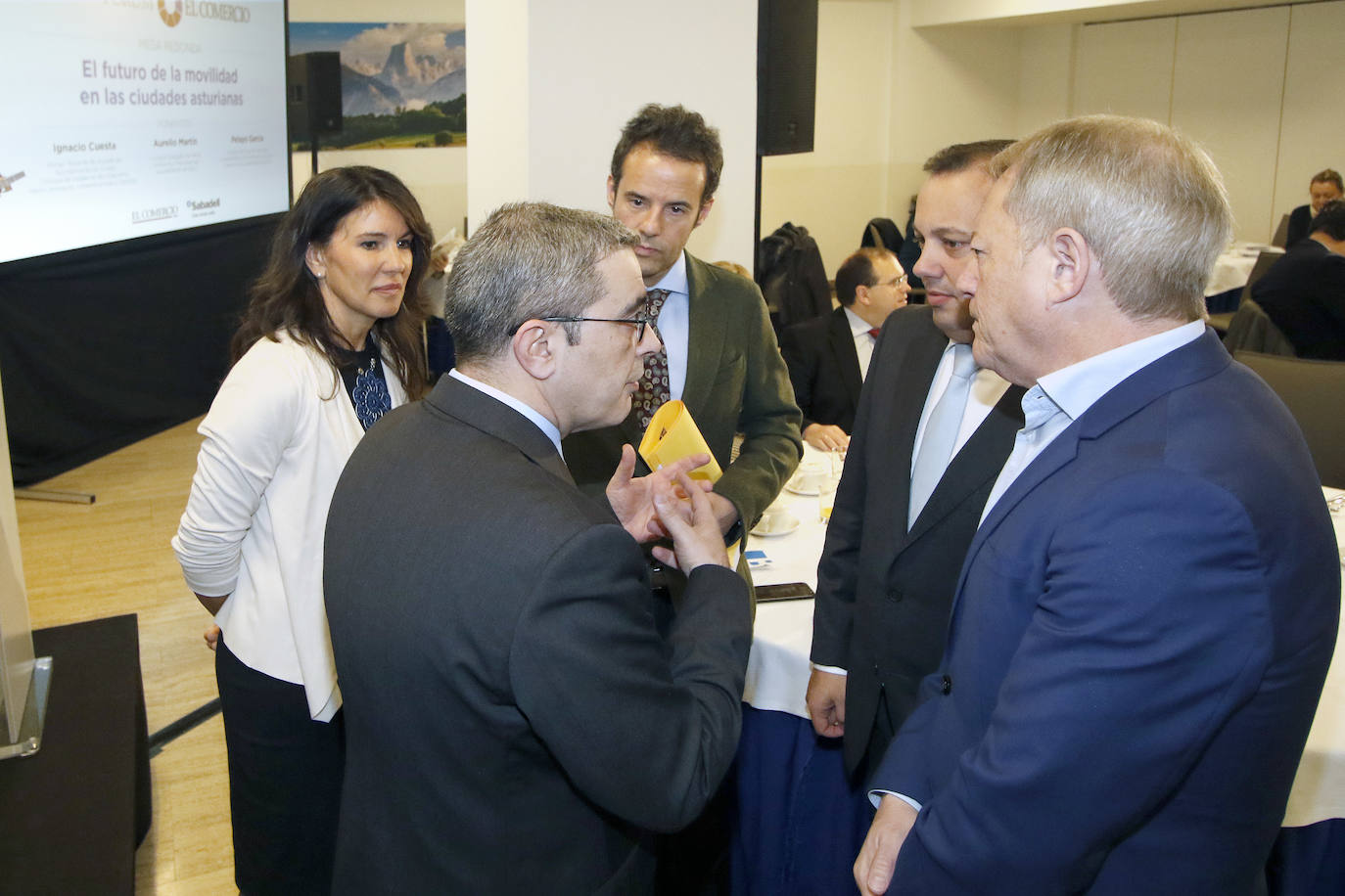 El Fórum de EL COMERCIO ha reunido a los concejales de Gijón, Oviedo y Avilés, Aurelio Martín, Ignacio Cuesta y Pelayo García, quienes han aportado las diferentes visiones asturianas sobre 'El futuro de la movilidad en las ciudades asturianas'. 