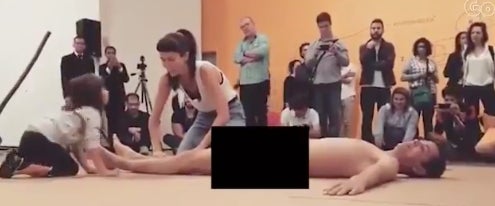 Imagen de una performance en Brasil que Vox comparte para defender el 'pin parental'.