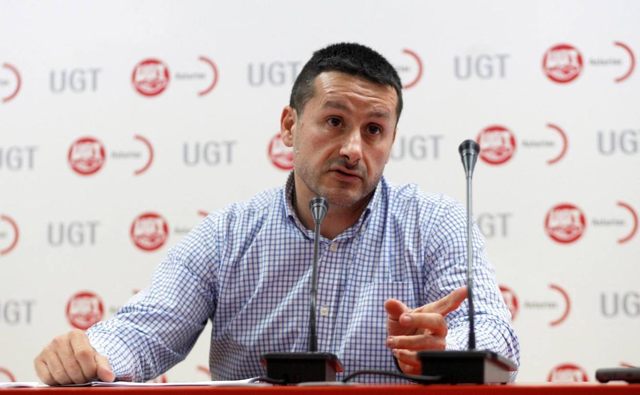 Javier Fernández Lanero, secretario general de UGT Asturias.