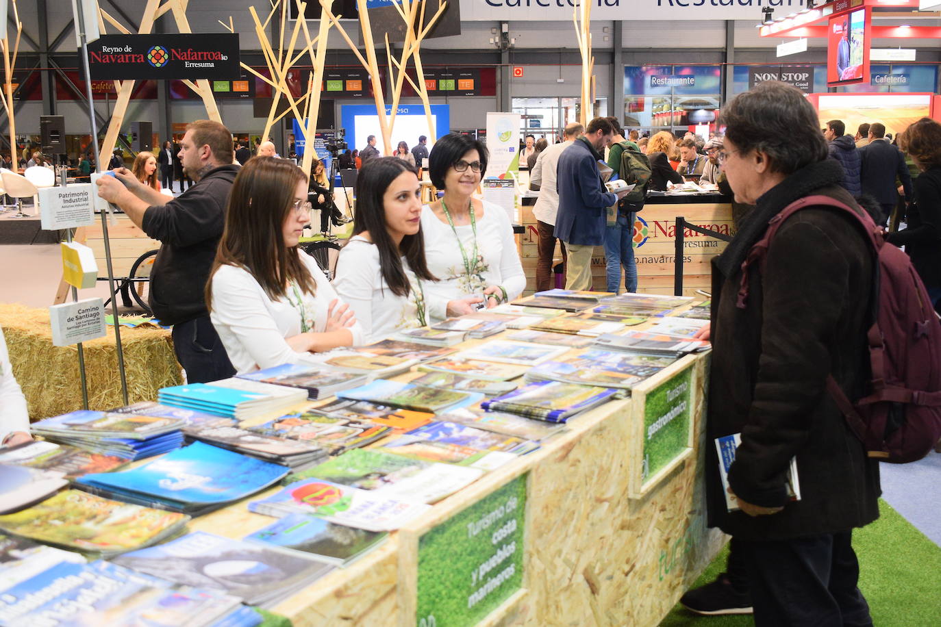 Doña Letizia abre la 40 edición de la mayor feria turística del mundo en la que Asturias estrena pabellón