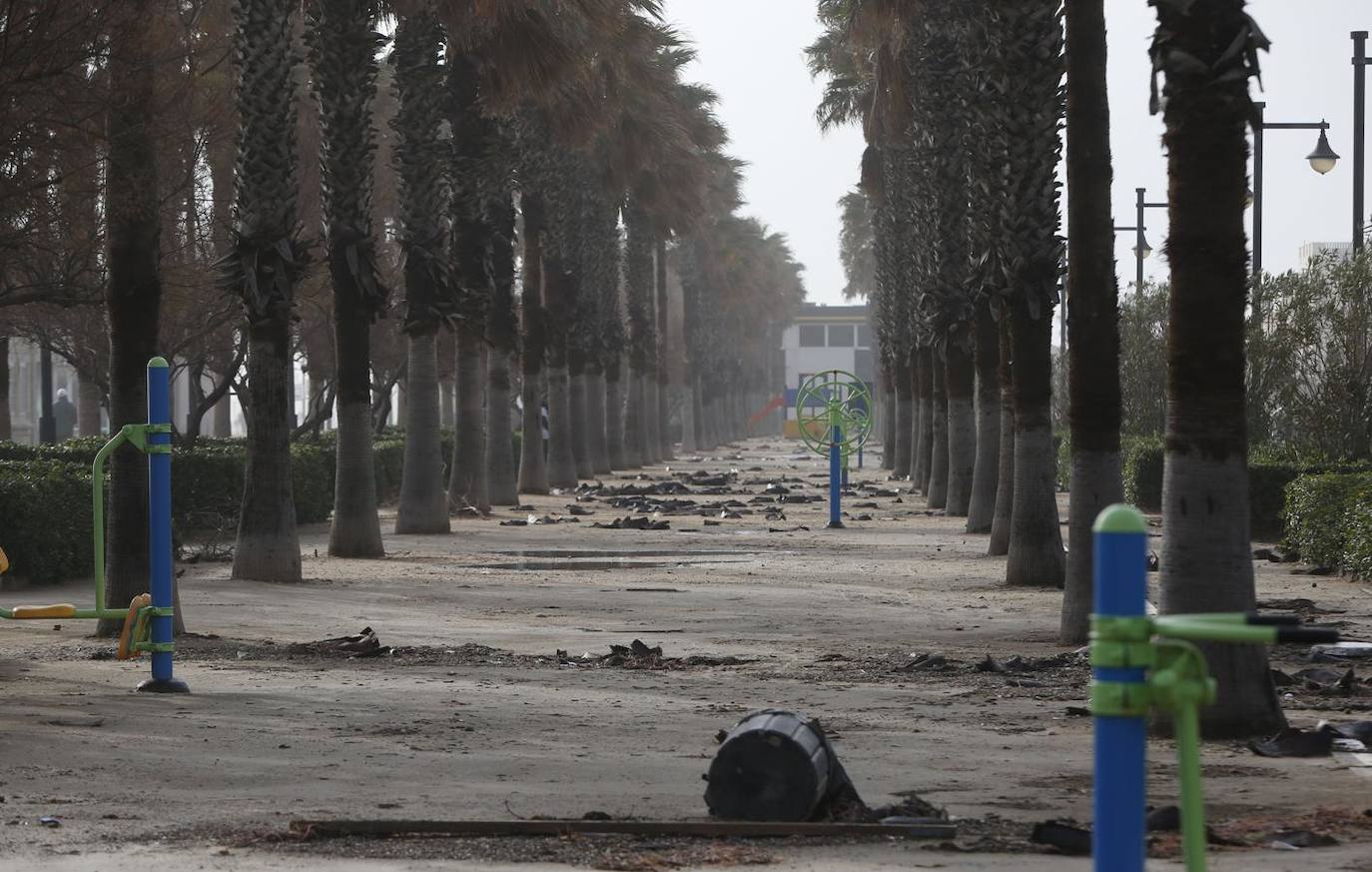 El temporal amaina tras dejar a su paso todo el litoral destrozado y lluvias de 800 litros, granizadas cerca del mar, desbordamiento de ríos, olas de hasta ocho metros, nevadas copiosas de casi 90 centímetros de espesor, rescates, pueblos aislados...