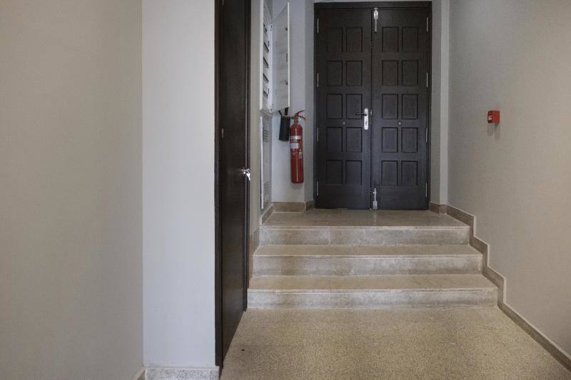 La concejala de Bienestar Social y Derechos, Natalia González, y la concejala de Participación Ciudadana, Mercados y Consumo, Salomé Díaz Toral, visitaron la Casa Paquet junto a COCEMFE y representantes de los grupos políticos municipales. 