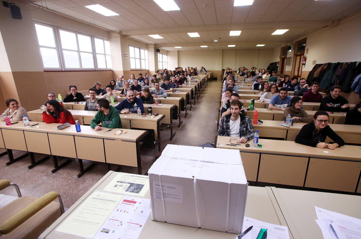 Aspiran a una de las 7.512 que oferta el Ministerio de Sanidad, 232 de ellas en Asturias. 