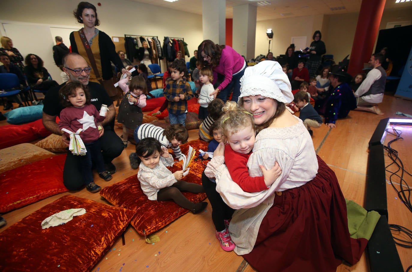 El coliseo ovetense abre sus puertas a niños de entre dos y tres años para que puedan disfrutar y participar de una ópera como colofón a un proyecto piloto desarrollado por la Universidad de Oviedo durante los últimos meses. 